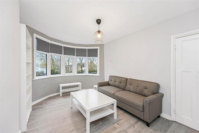 1 Bedroom Flat To Rent In Higham Hill Road, Walthamstow, E17