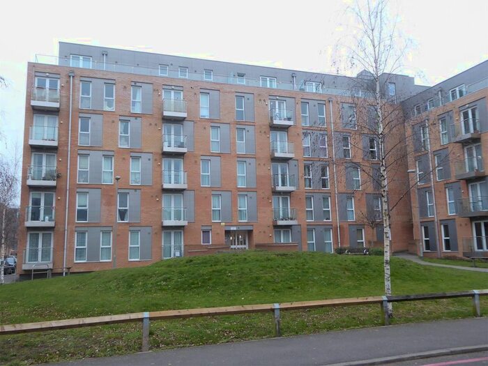 2 Bedroom Flat To Rent In Molineaux Court, Pontes Avenue, Hounslow TW3