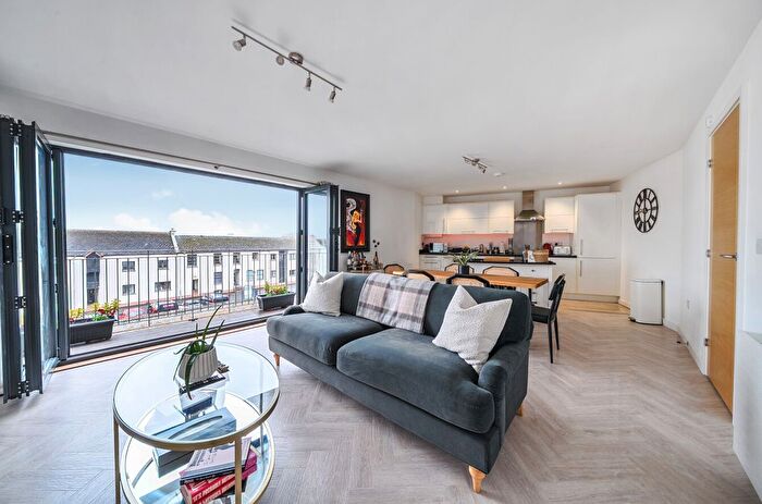 3 Bedroom Flat For Sale In North Walk, Barnstaple, Devon, EX31