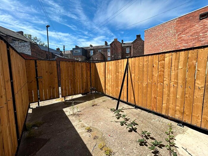 1 Bedroom Flat To Rent In Hutton Terrace, Newcastle Upon Tyne, NE2