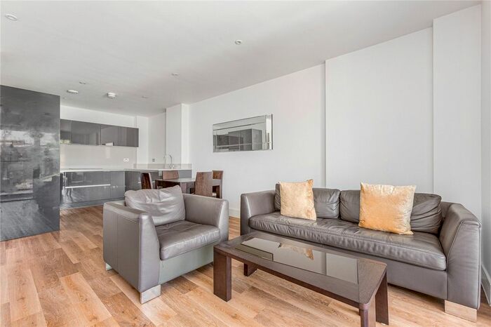 2 Bedroom Flat To Rent In Montagu House, Greenside Road, London, W12