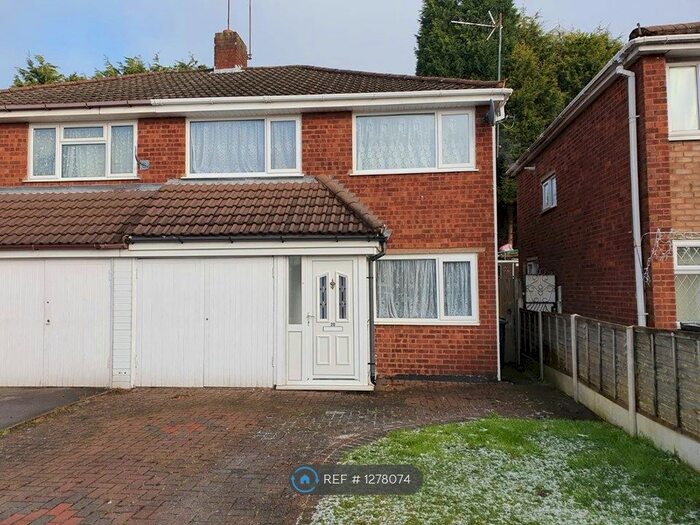 3 Bedroom Semi-Detached House To Rent In Spring Parklands, Dudley DY1