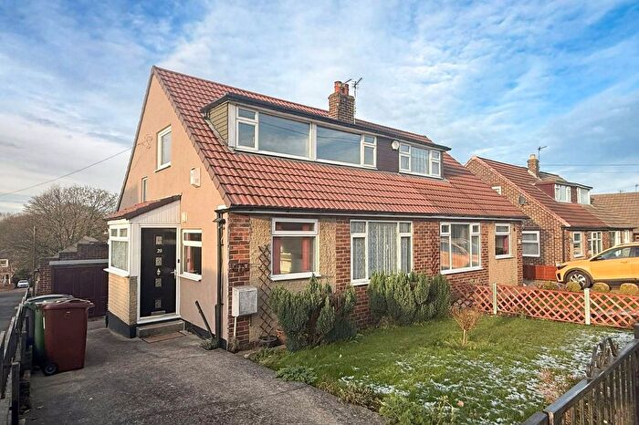 3 Bedroom Semi-Detached House To Rent In Westroyd, Pudsey, West Yorkshire, Uk, LS28