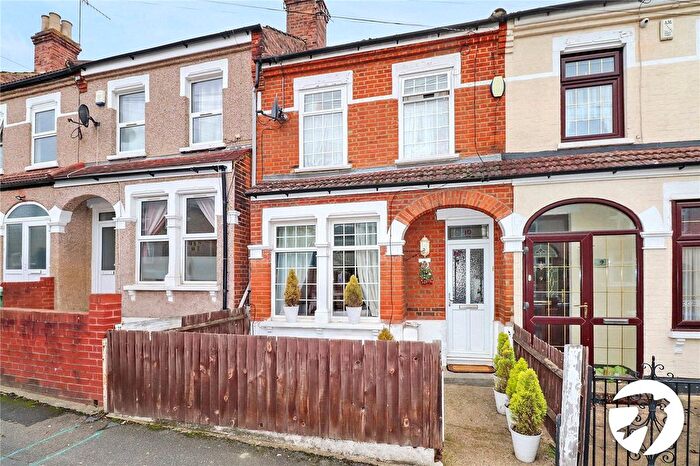 3 Bedroom Terraced House For Sale In Edwards Road, Belvedere, DA17