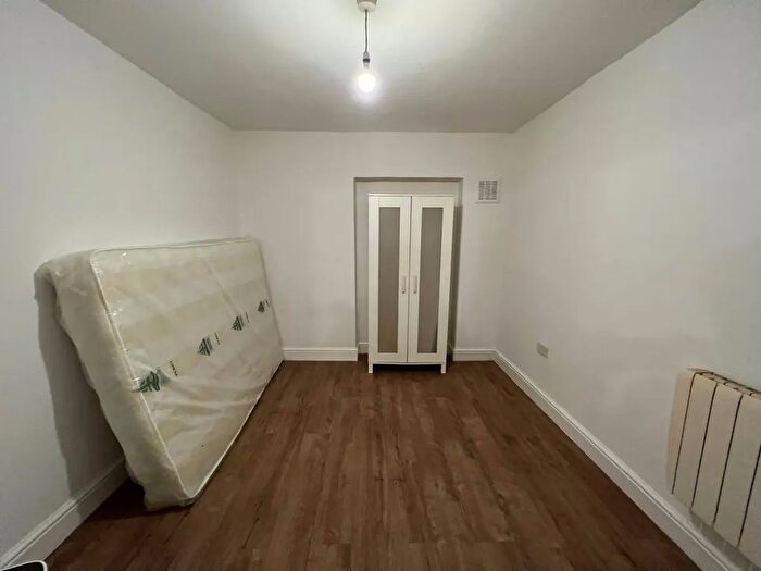3 Bedroom Flat To Rent In St. Mary Road, London, E17