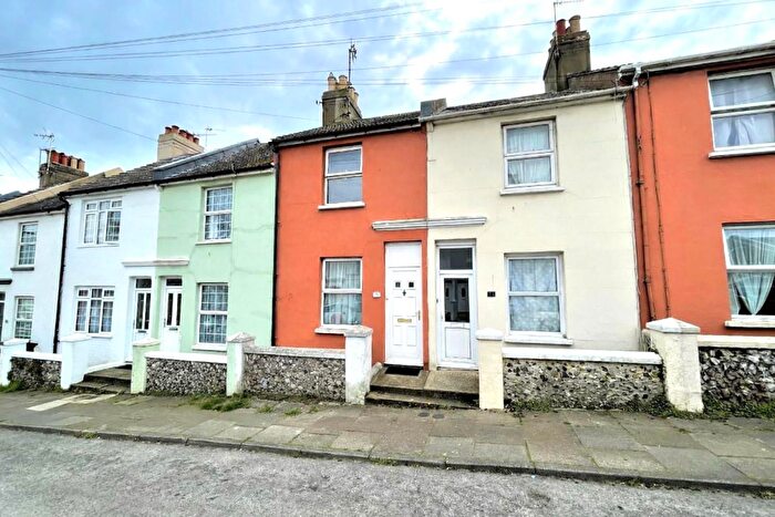 2 Bedroom Terraced House For Sale In Lawes Avenue, Newhaven, BN9