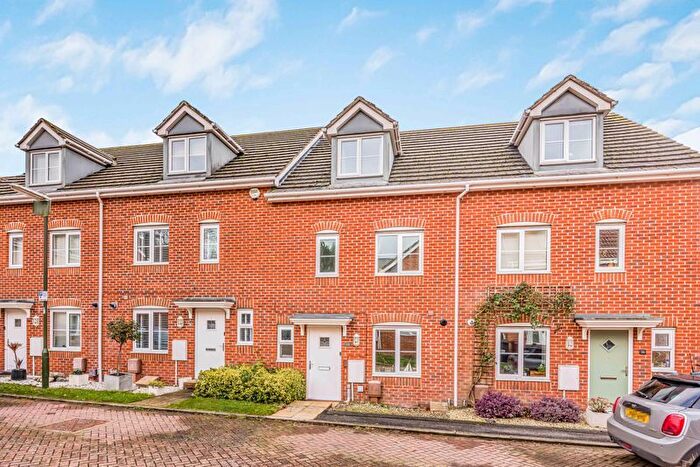 4 Bedroom Town House For Sale In Graylingwell Drive, Chichester, PO19