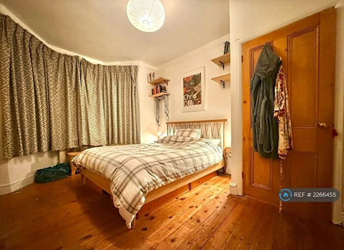 2 Bedroom Flat To Rent In Falkland Road, London, N8