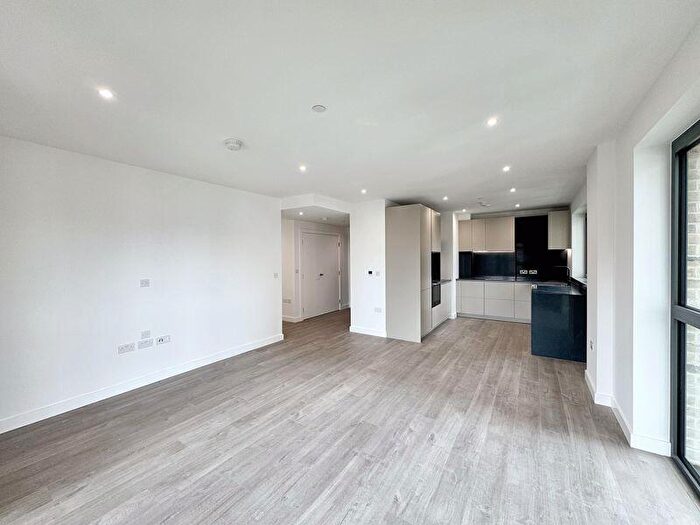 2 Bedroom Apartment To Rent In Azure Apartments, Dragonfly Walk, N4