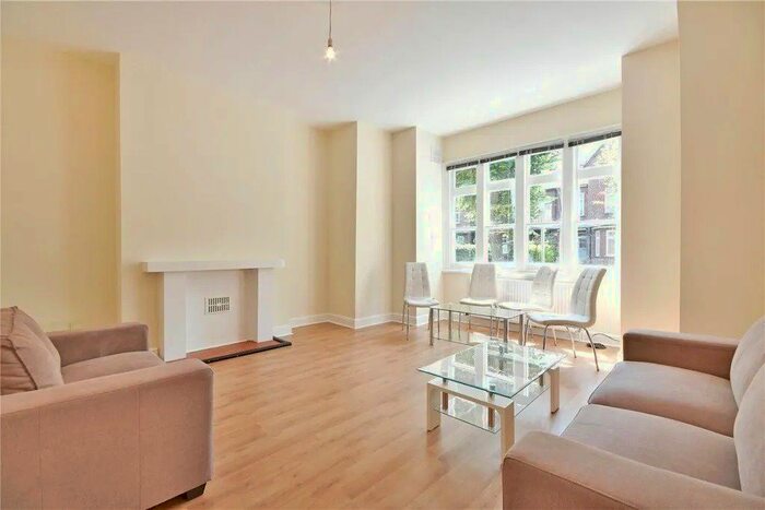 2 Bedroom Flat To Rent In Stanley Gardens, London, NW2