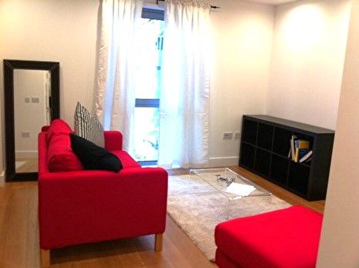 1 Bedroom Flat To Rent In Christian Street, London, E1