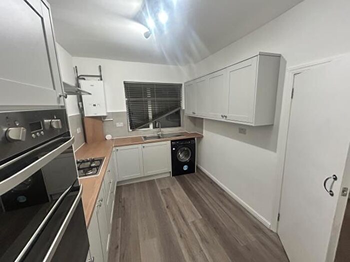 3 Bedroom Maisonette To Rent In Staines-Upon-Thames, Surrey, TW18