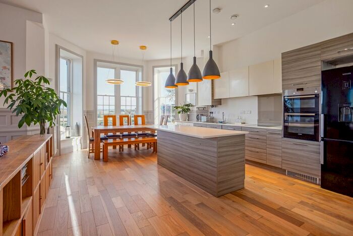 2 Bedroom Flat To Rent In Ipsden Court, Cholsey, Wallingford, OX10