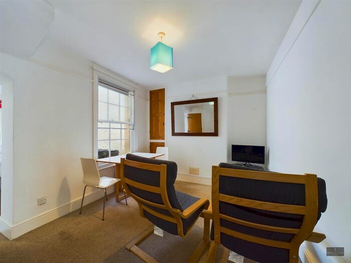 3 Bedroom Terraced House To Rent In Hoopern Street, Exeter, EX4