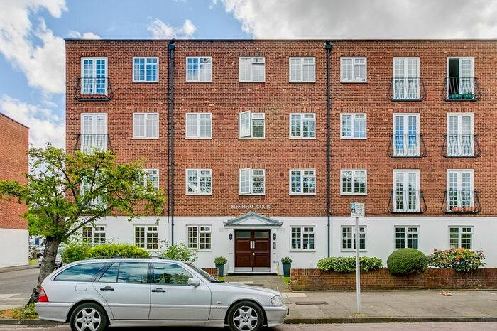 3 Bedroom Flat To Rent In Blenheim Court, Stanmore Road, TW9