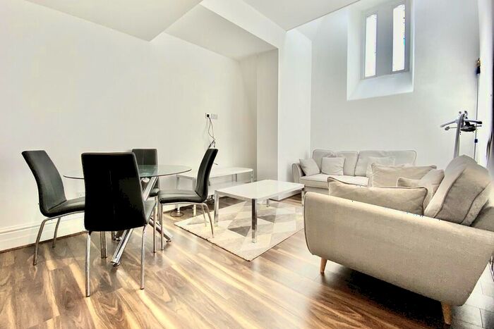 2 Bedroom Apartment To Rent In Pearl Chambers, East Parade/Park Row, Leeds, LS1