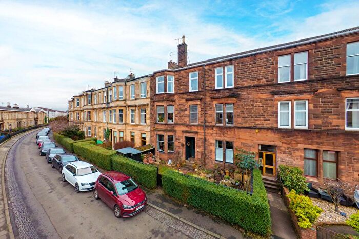 4 Bedroom Apartment For Sale In Millbrae Crescent, Langside, Glasgow, G42