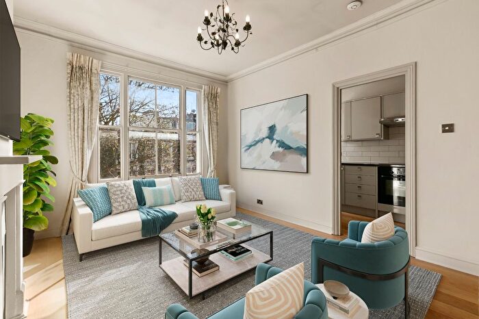 1 Bedroom Flat To Rent In Kempsford Gardens, Earls Court, SW5