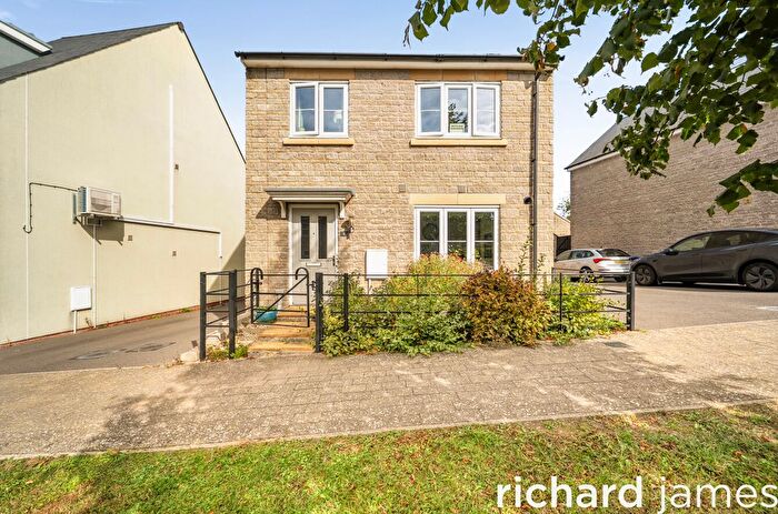 4 Bedroom Detached House For Sale In Cowleaze, Purton, SN5