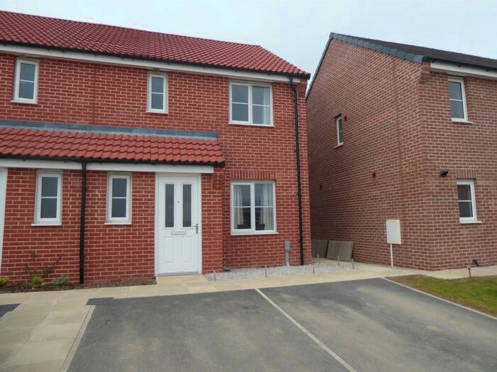 3 Bedroom Semi-Detached House To Rent In Parklands Avenue, Humberston, Grimsby, DN36