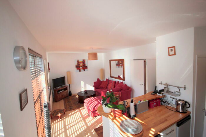 2 Bedroom Flat To Rent In Roy Square, London, E14