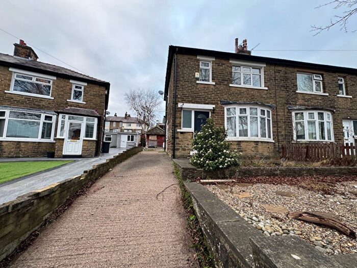 3 Bedroom Semi-Detached House To Rent In St. Leonards Grove, Bradford, West Yorkshire, BD8