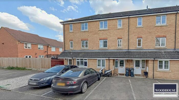 4 Bedroom Town House To Rent In Michigan Close, Broxbourne, EN10