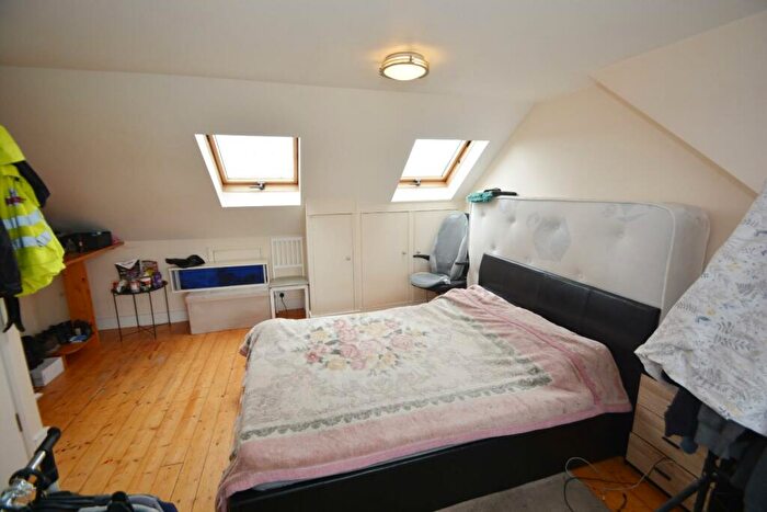 2 Bedroom Duplex For Sale In Westwood Avenue, Harrow, HA2