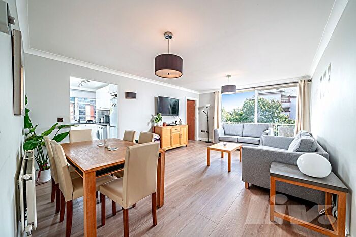 2 Bedroom Flat To Rent In Regent Court, North Bank, St John's Wood, NW8