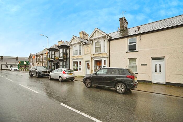 4 Bedroom Terraced House For Sale In High Street, Penrhyndeudraeth, Gwynedd, LL48