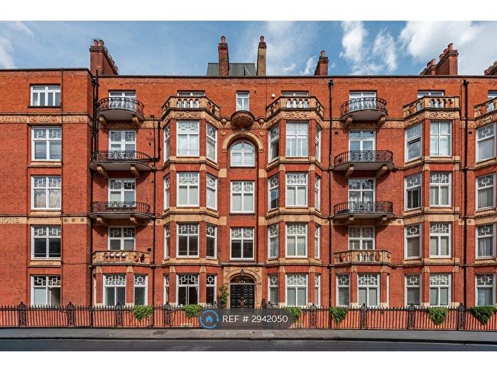 3 Bedroom Flat To Rent In Montagu Mansions, London, W1U