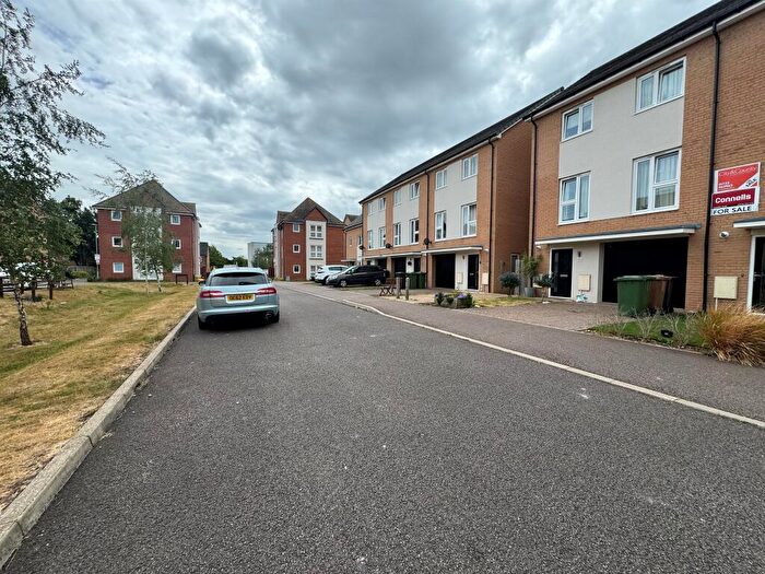 4 Bedroom Semi Detached House For Sale In Chapman Avenue, Peterborough, PE3