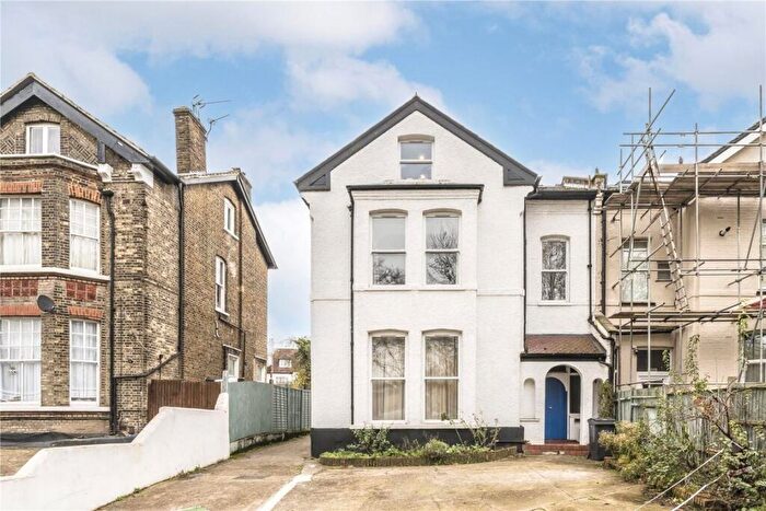 2 Bedroom Flat For Sale In Shoot Up Hill, London, NW2