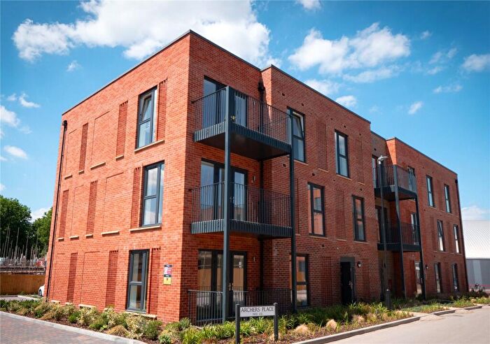 1 Bedroom Apartment For Sale In Archers Place, Allendale Close, Slough, Berkshire, SL1