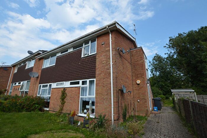 2 Bedroom Flat To Rent In Wooteys Way, Alton, Hampshire, GU34