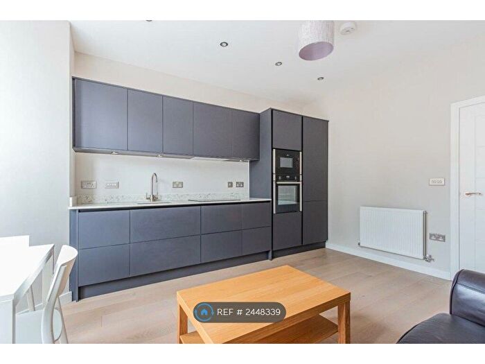 2 Bedroom Flat To Rent In Fidlas Hous, Cardiff, CF14