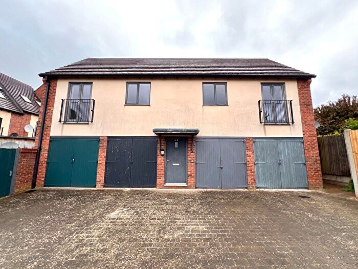 2 Bedroom Coach House For Sale In Samwell Lane, Upton, Northampton, NN5