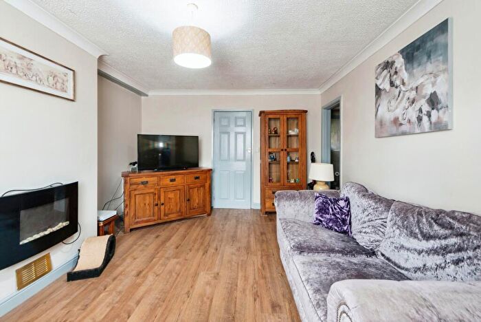3 Bedroom Terraced House For Sale In Acacia Road, Southampton, Hampshire, SO19