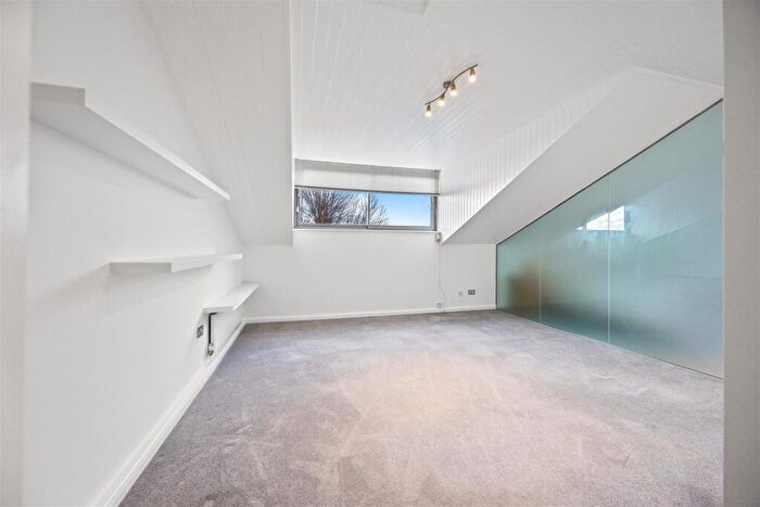 1 Bedroom Flat For Sale In Lancaster Grove, Belsize Park, NW3