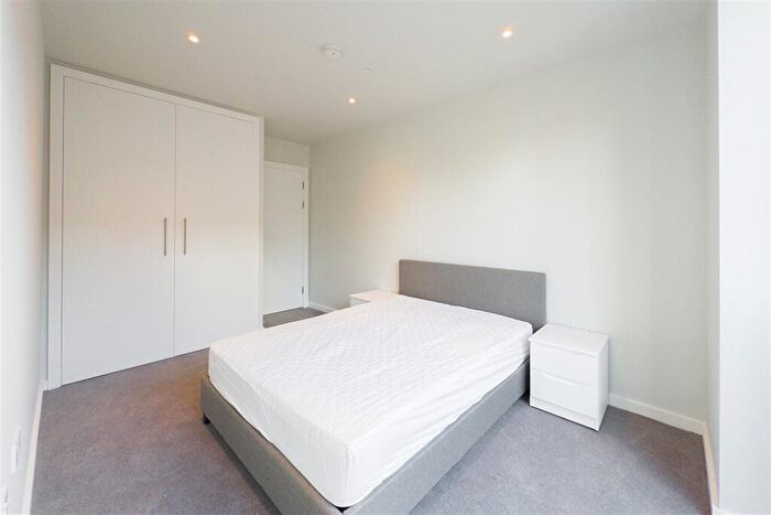 2 Bedroom Apartment To Rent In The Gate, Meadowside, M4