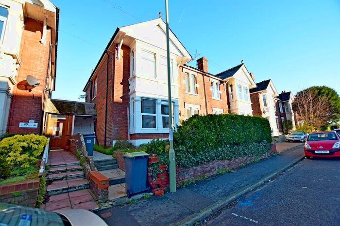 2 Bedroom Flat To Rent In West Street, Havant PO9