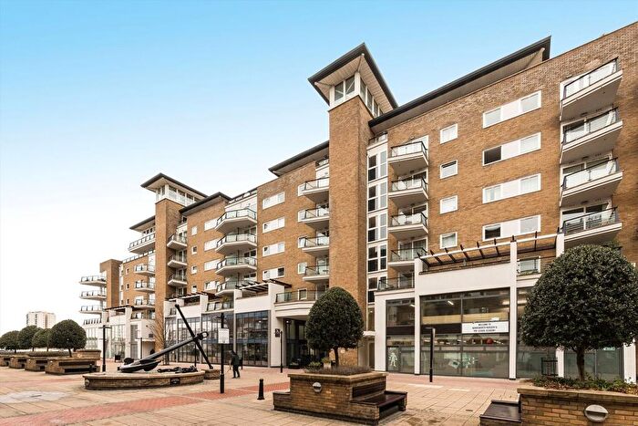 2 Bedroom Flat To Rent In Smugglers Way, Wandsworth, SW18