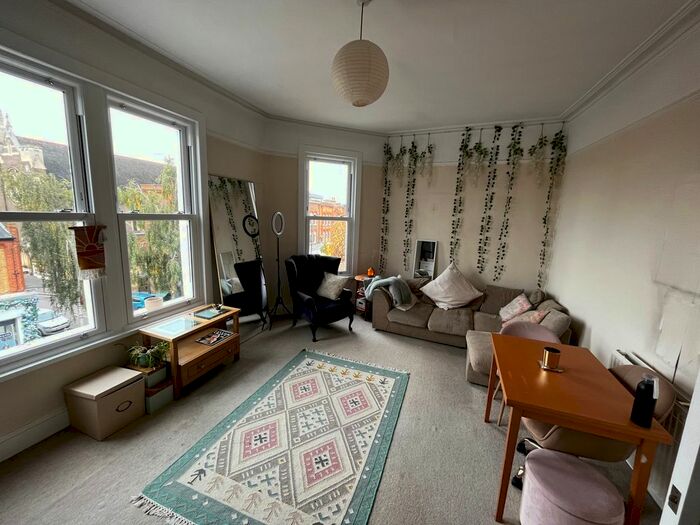 1 Bedroom Flat To Rent In Abbeville Road, Clapham, London, SW4