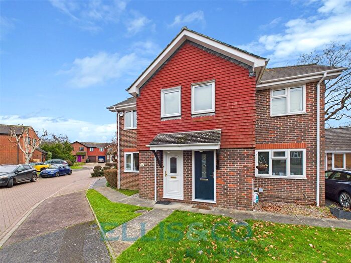 3 Bedroom Semi Detached House For Sale In Amberley Close, Tonbridge, Kent, TN9