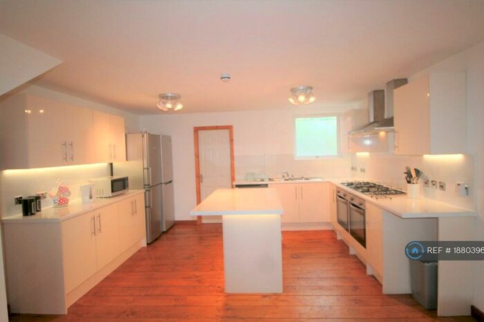 7 Bedroom Terraced House To Rent In Brailsford Road, Manchester, M14