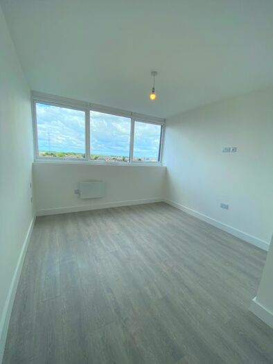 2 Bedroom Flat To Rent In Yarmouth Way, Great Yarmouth, NR30