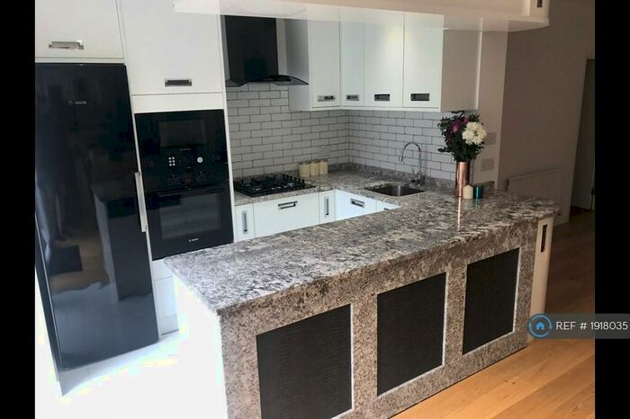 4 Bedroom Terraced House To Rent In Kingfield Street, London, E14