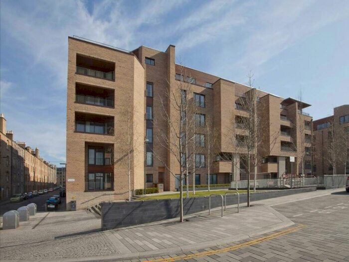 Garage / Parking For Sale In Mcewan Square, Fountainbridge, EH3