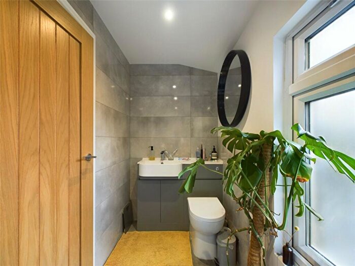 3 Bedroom Terraced House For Sale In Colls Road, London, SE15