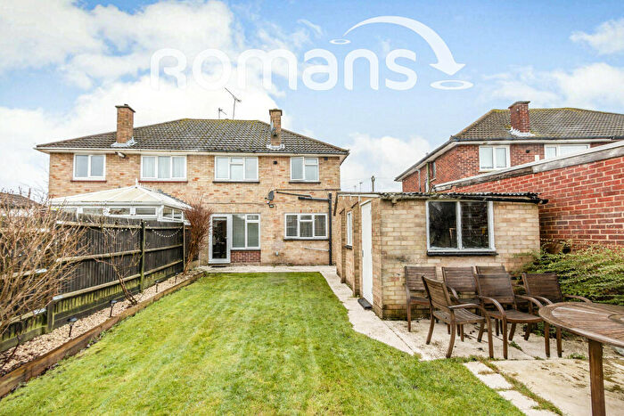 3 Bedroom Semi-Detached House To Rent In Blunden Road, Farnborough, GU14